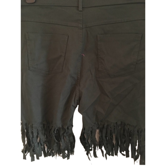 NWOT Thrillz Jeans Women's Plus Fringe Shorts - Picture 2 of 6